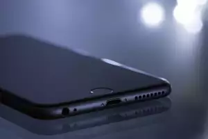 Iphone 15 Nabíjení